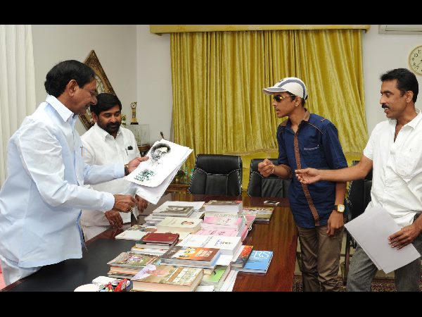 సిఎం కెసిఆర్ను కలిసిన రాకేష్