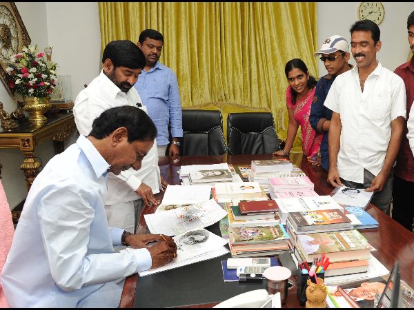సిఎం కెసిఆర్ను కలిసిన రాకేష్