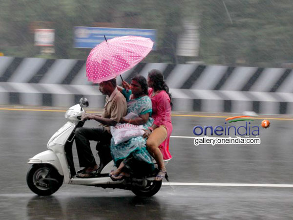 విద్యాసంస్థలకు సెలవు