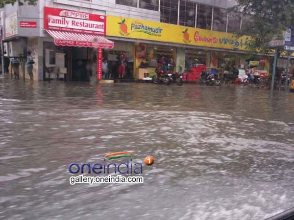 వ్యాపారాలు బంద్