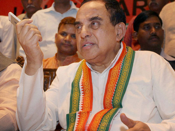 V Hanumantha Rao fires on subramanian swamy over rahul gandhi's nationality V Hanumantha Rao fires on subramanian swamy over rahul gandhi's nationality