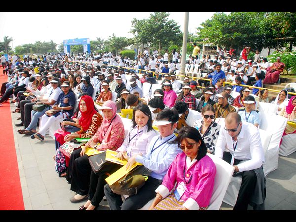 యువత చెడు అలవాట్లు: వెంకయ్య