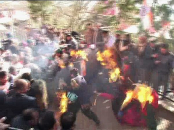 Shimla: Two Congress workers suffer severe burn injuries while setting on fire Modi effigy Shimla: Two Congress workers suffer severe burn injuries while setting on fire Modi effigy