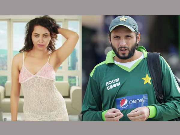 Arshi Khan, Shahid Afridi spotted together in Dubai claims UAE paper Arshi Khan, Shahid Afridi spotted together in Dubai claims UAE paper