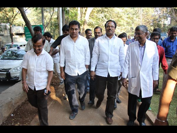 బాలుడి కోరిక నెరవేర్చిన కేటీఆర్