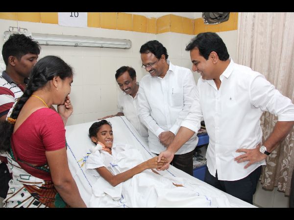 బాలుడి కోరిక నెరవేర్చిన కేటీఆర్