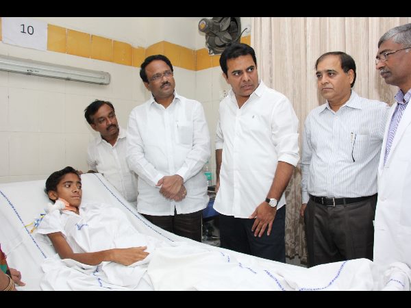 బాలుడి కోరిక నెరవేర్చిన కేటీఆర్