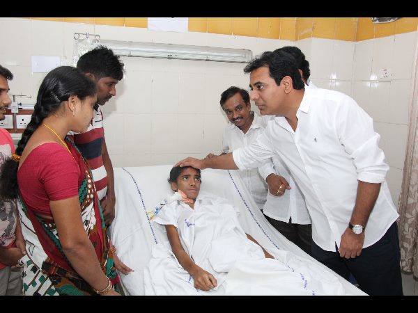బాలుడి కోరిక నెరవేర్చిన కేటీఆర్
