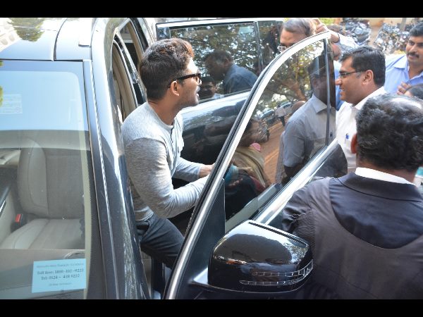 Allu Arjun appears in Court over land dispute Allu Arjun appears in Court over land dispute