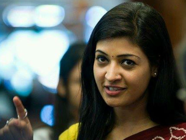 What's weakening Delhi govt?: AAP MLA What's weakening Delhi govt?: AAP MLA