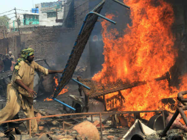 6 members of a family charred to death in Lahore 6 members of a family charred to death in Lahore