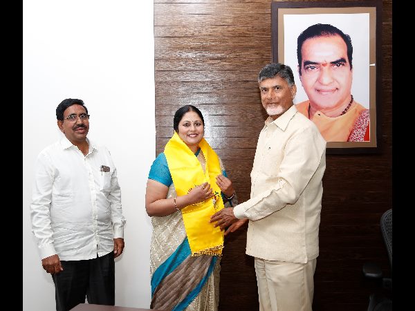 Jayasudha jains in TDP, praises Chnadrababu Jayasudha jains in TDP, praises Chnadrababu