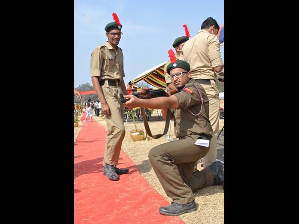 కంటోన్మెంట్లోని పోలో మైదానంలో ఆర్మీ ఆయుధాల ప్రదర్శన