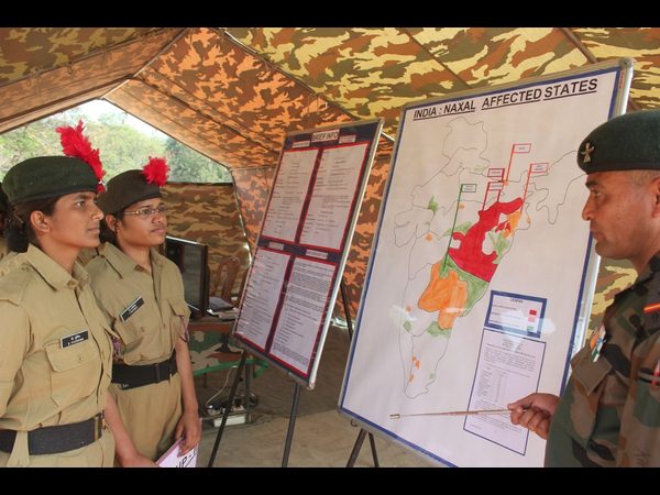 కంటోన్మెంట్లోని పోలో మైదానంలో ఆర్మీ ఆయుధాల ప్రదర్శన