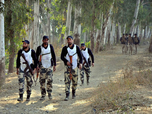Militant killed in encounter in South Kashmir's Anantnag district Militant killed in encounter in South Kashmir's Anantnag district