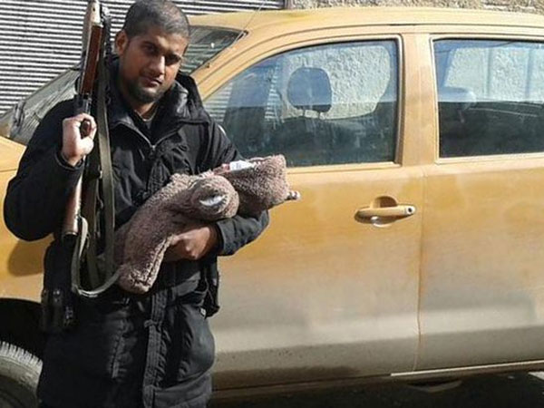 ISIS Siddhartha Dhar praises Hitler in Islamic State video ISIS Siddhartha Dhar praises Hitler in Islamic State video