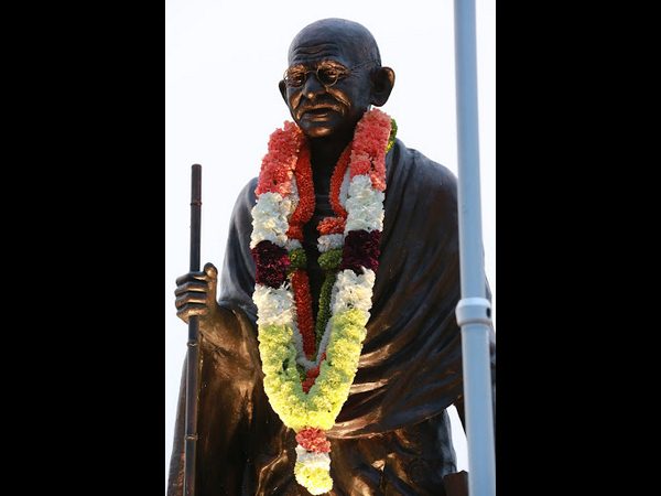 గాంధీ మెమోరియల్ వద్ద ఘనంగా రిపబ్లిక్ డే (ఫోటోలు)