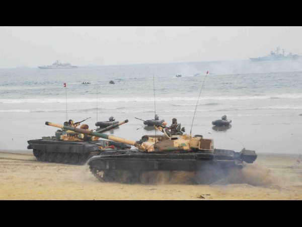 నేవీ విన్యాసాలు