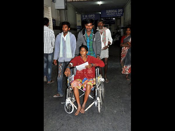 వైద్యుల ఆందోళన-రోగుల ఇక్కట్లు