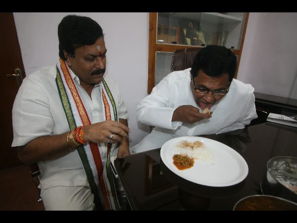 Congress leaders unhappy with Jana Reddy attitude Congress leaders unhappy with Jana Reddy attitude