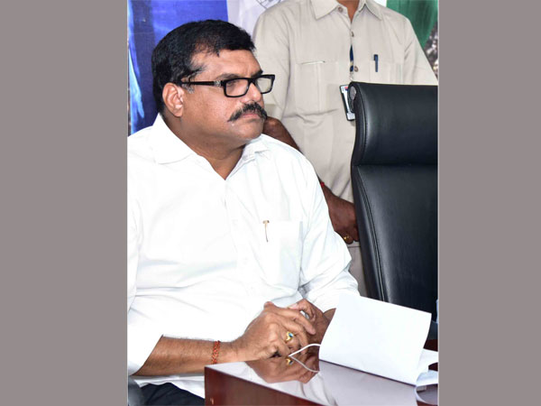 Botsa lashes out at Chandrababu and Kodela over Vangaveeti and Kapu issue Botsa lashes out at Chandrababu and Kodela over Vangaveeti and Kapu issue