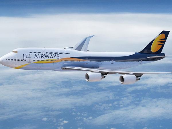 Shocking: Jet Airways suspends air hostesses for Bollywood singer Sonu Nigam Shocking: Jet Airways suspends air hostesses for Bollywood singer Sonu Nigam