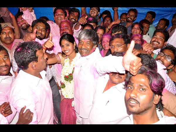 కార్యకర్తలతో కలిసి డ్యాన్స్ చేసిన మంత్రి పద్మారావు