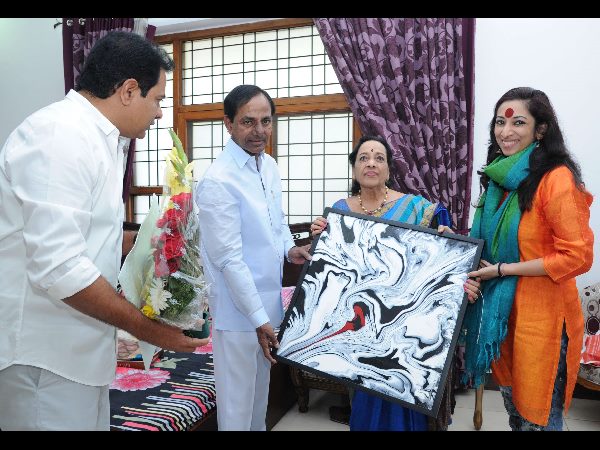 కెసిఆర్, కెటిఆర్లతో జమున