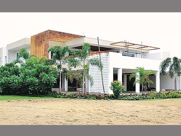 Robbery near chandrababu house at vijayawada Robbery near chandrababu house at vijayawada
