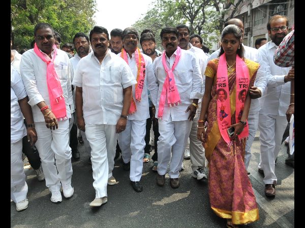 గన్పార్క్కు ర్యాలీ