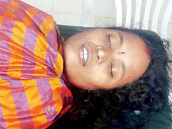 Woman commits suicide in front of police station Woman commits suicide in front of police station