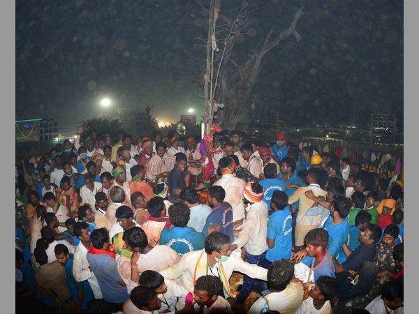 మేడారం జాతరలో సతీసమేతంగా బాలకృష్ణ, కేసీఆర్ పర్యటన రద్దు