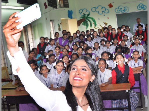 మిస్ యూఎస్ఏ నీనా