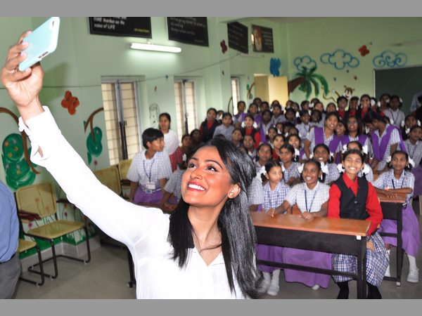 మిస్ యూఎస్ఏ నీనా