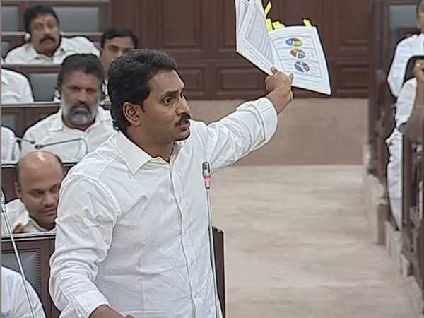 జగన్లో మైనస్, ప్లస్!