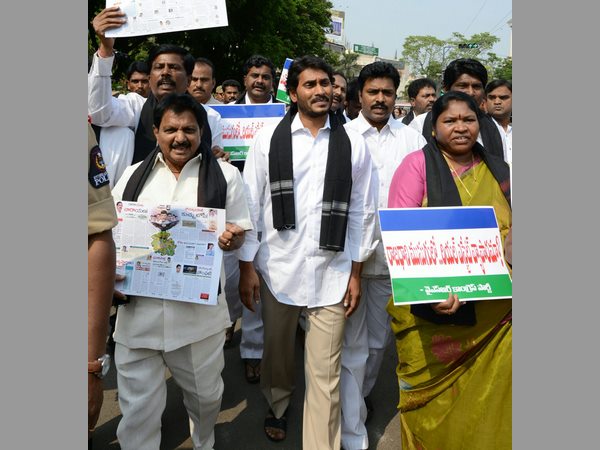 జగన్లో మైనస్, ప్లస్!