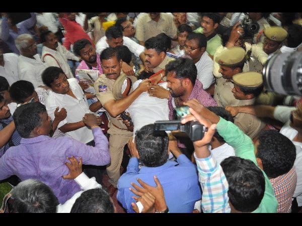 తీవ్ర గందరగోళం...