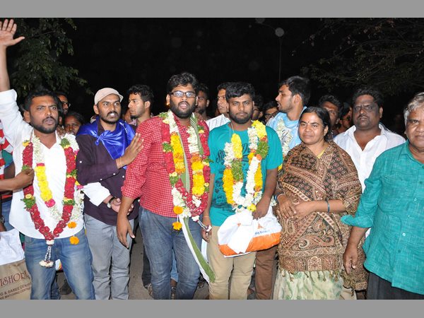 హెచ్సీయూ విద్యార్థుల రిలీజ్