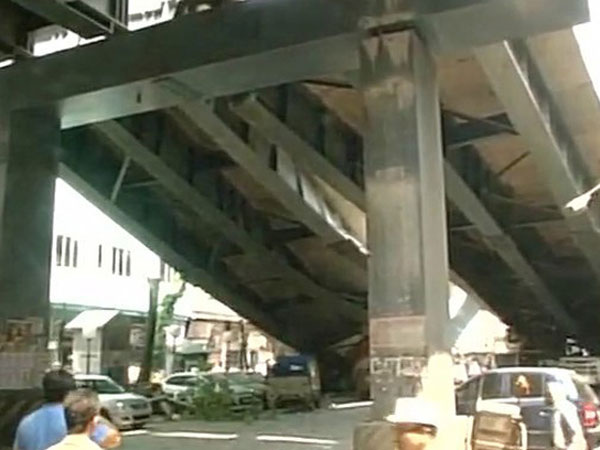 At least 10 killed as under construction flyover collapses in north kolkata At least 10 killed as under construction flyover collapses in north kolkata