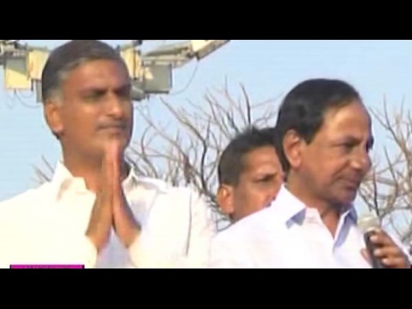 KCR praises Harish Rao on agreement with Maharastra KCR praises Harish Rao on agreement with Maharastra