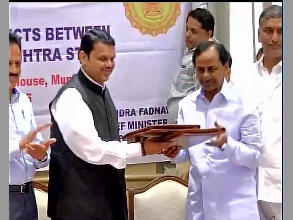 KCR, Fadnavis sign irrigation deals, turn Telangana green KCR, Fadnavis sign irrigation deals, turn Telangana green