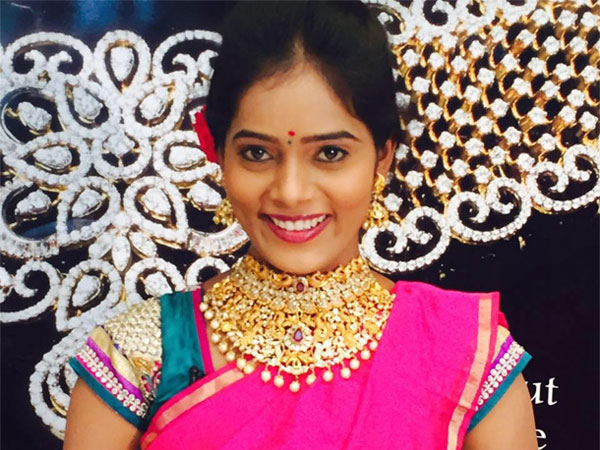 Anchor Nirosha dead body reaches Chittoor Anchor Nirosha dead body reaches Chittoor