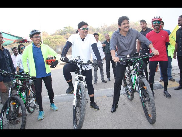 సైకిల్పై కింగ్ నాగార్జున