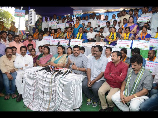 అమర్నాథ్ దీక్షకు రోజా సంఘీభావం
