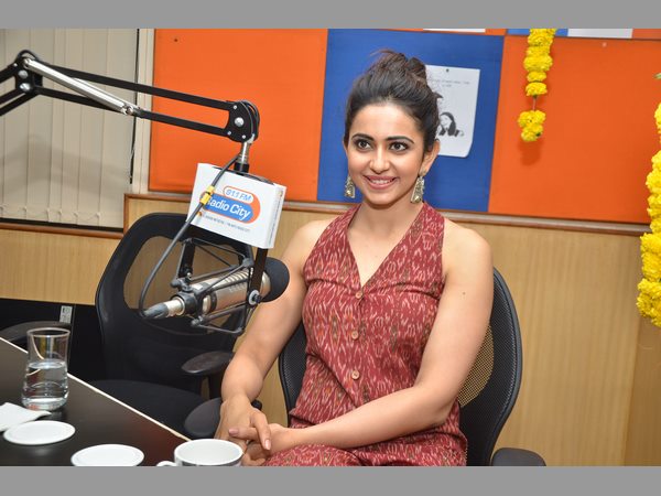 రకుల్ సందడి