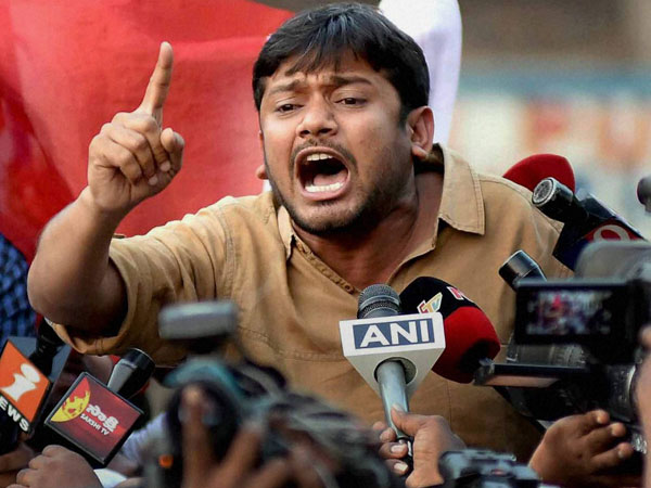 ‘Traitor’ Kanhaiya Kumar attacked in Nagpur by Bajrang Dal activists ‘Traitor’ Kanhaiya Kumar attacked in Nagpur by Bajrang Dal activists