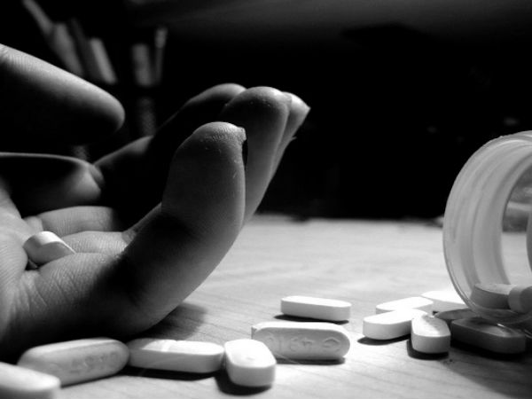A woman allegedly committed suicide in Karnataka A woman allegedly committed suicide in Karnataka