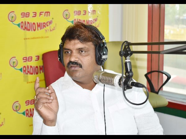 రేడియో మిర్చి 'హాయ్ హైదరాబాద్'లో మేయర్