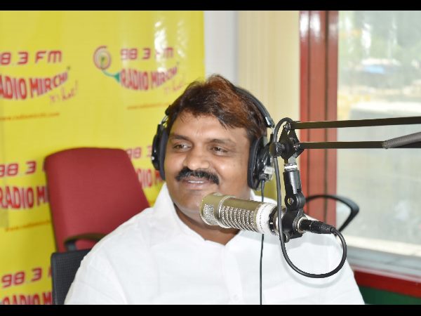 రేడియో మిర్చి 'హాయ్ హైదరాబాద్'లో మేయర్