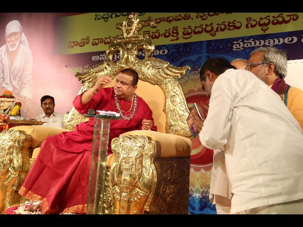 బాబాల ఫైట్